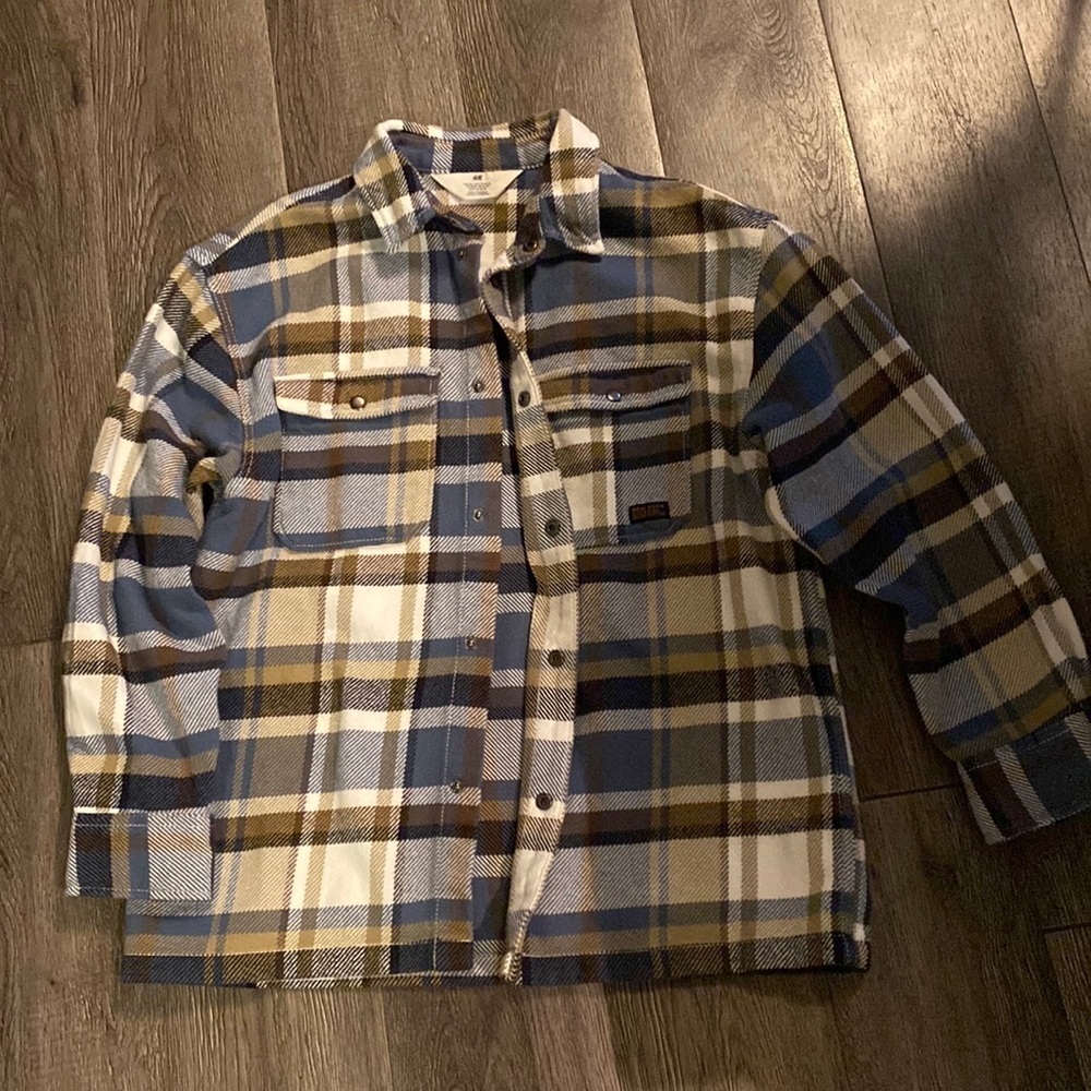 H$m Shacket size 10-12 kids - Picture 3 of 9